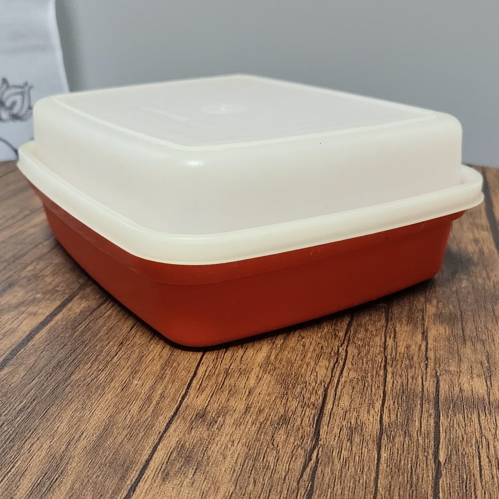 Tupperware Season Serve Marinade Jr container Paprika